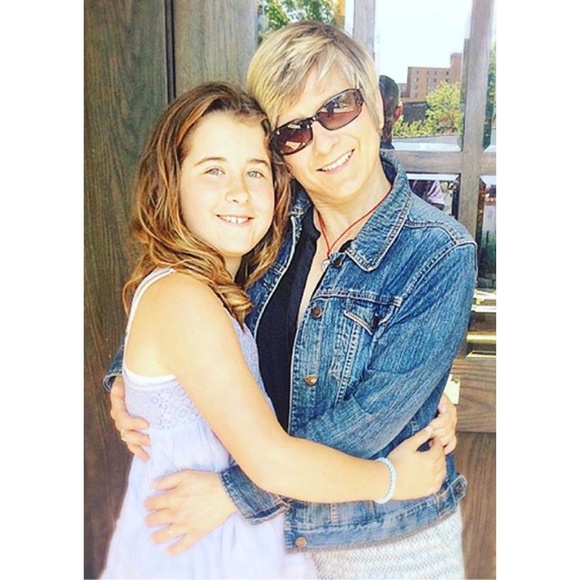 Meet your Posher, Cynthia - Picture 3 of 8